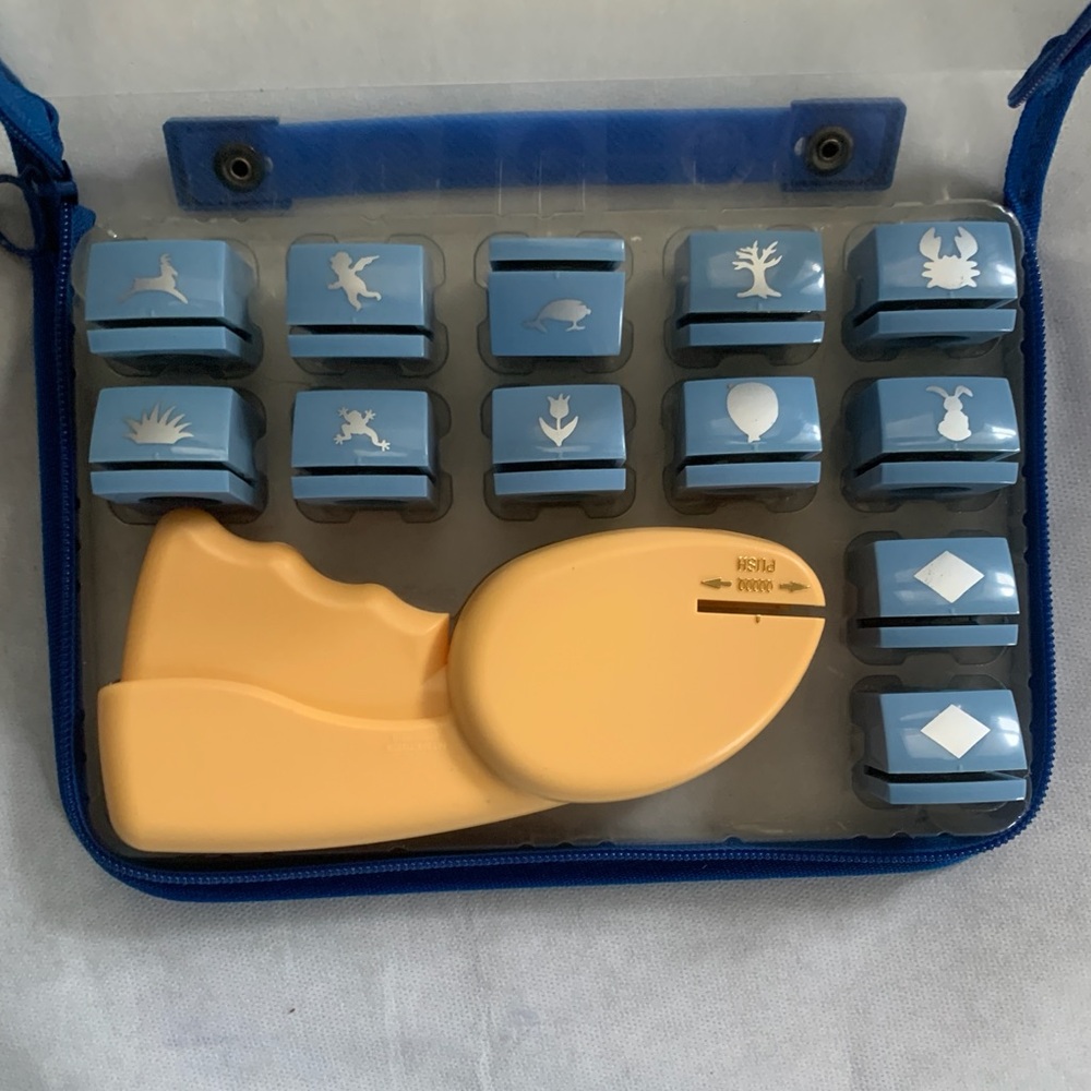 Fiskars Interchangeable Craft Paper Punch Set with 12 Cartridges and Case EUC